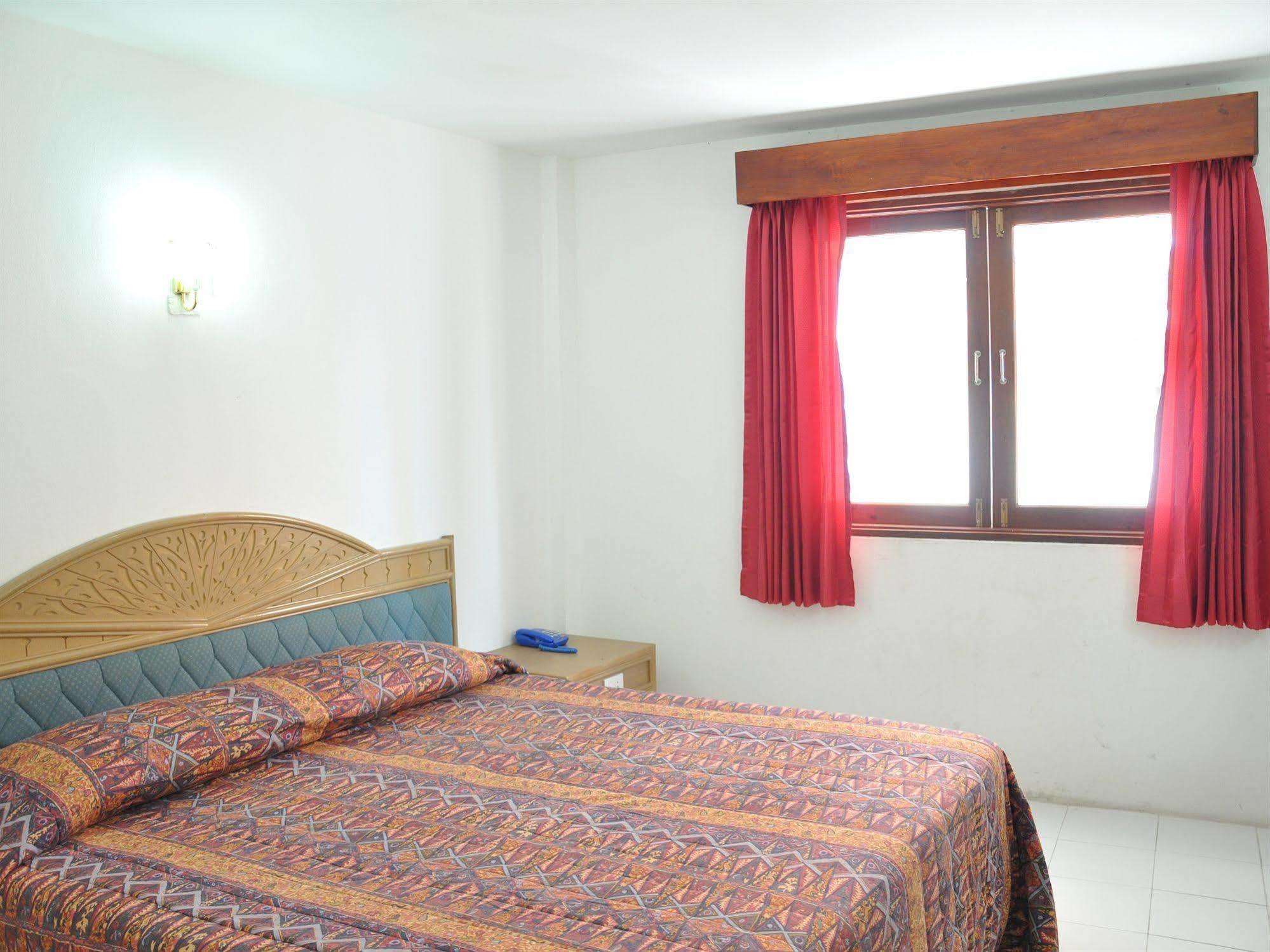 Highfive Guest House Pattaya Extérieur photo